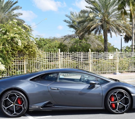 Rent Lamborghini Evo 2020 in Abu Dhabi