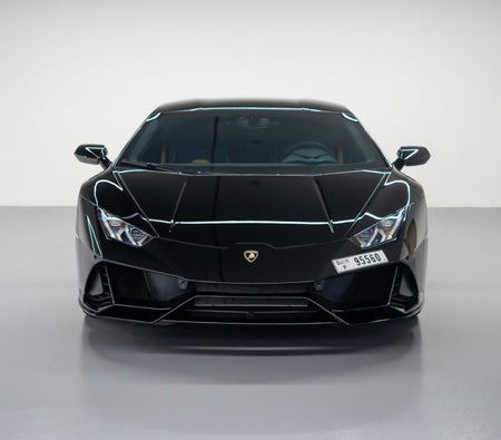 Huur Lamborghini Huracan Evo Coupé 2022 in Dubai