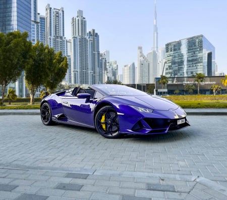 Huur Lamborghini Huracan Evo Spyder 2022 in Sharjah