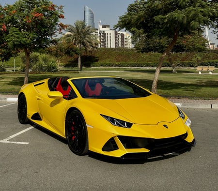 Location Lamborghini Huracan Evo Spyder 2022 dans Sharjah