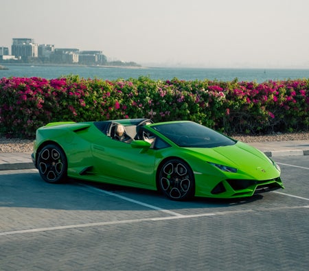 Location Lamborghini Huracan Evo Spyder 2022 dans Dubai