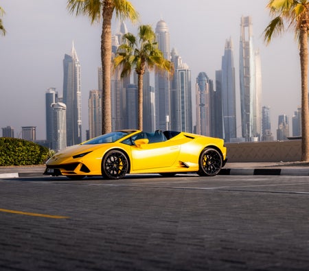Miete Lamborghini Huracan Evo Spyder 2024 in Dubai