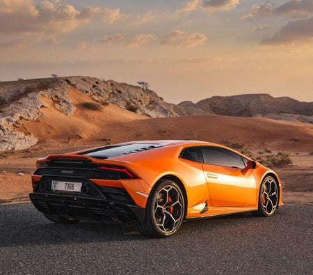 Miete Lamborghini Huracan Evo Coupé 2021 in Abu Dhabi