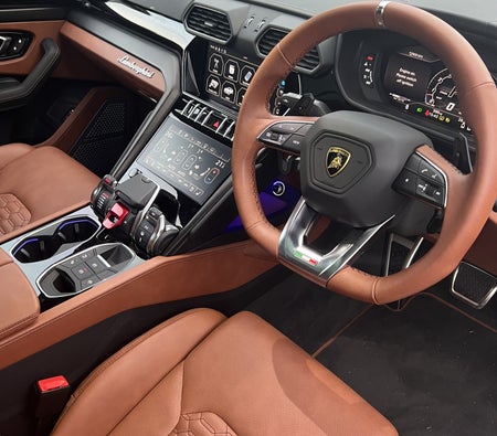 Kira Lamborghini Urus S 2023 içinde Londra