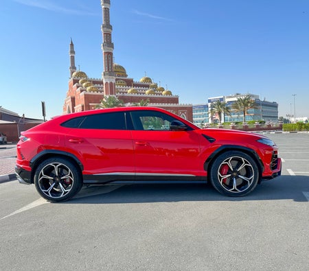 Alquilar Lamborghini Urus 2021 en Dubai