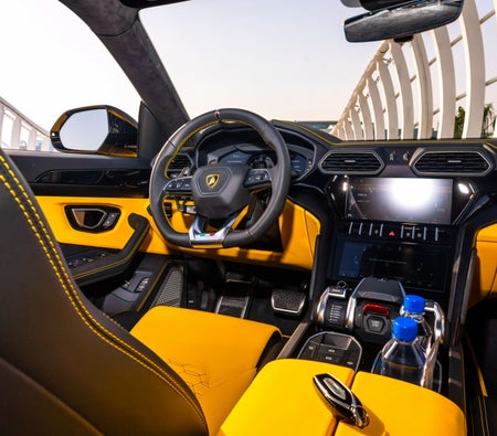 Affitto Lamborghini Capsula di perla di Urus 2022 in Dubai