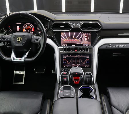 Аренда Lamborghini Urus 2022 в Дубай