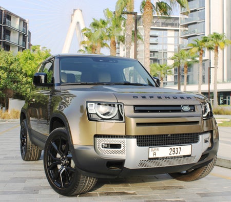 Location Land Rover Défenseur 2 portes V6 2022 dans Abu Dhabi