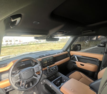 Kira Land Rover Defans V6 2023 içinde Dubai