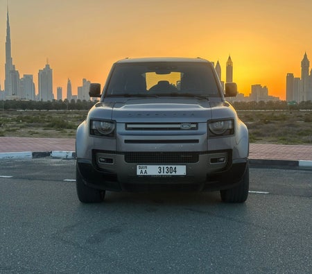 租 路虎 后卫 X V6 2023 在 迪拜