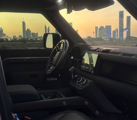 租 路虎 后卫 X V6 2023 在 迪拜