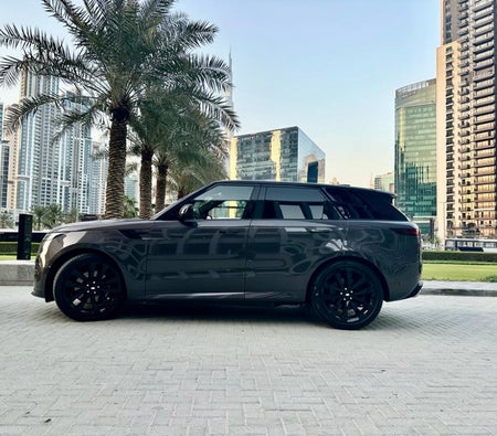 Affitto Land Rover Range Rover Sport dinamico 2023 in Dubai