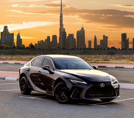Alquilar Lexus IS Series 2022 en Dubai