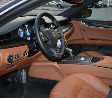 租 玛莎拉蒂 Quattroporte S 2021 在 拉斯海马