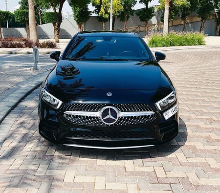 Huur Mercedes-Benz A220 2020 in Dubai