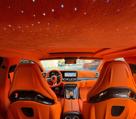 تأجير مرسيدس بنز هيكل برابوس لسيارة إيه إم جي GT 53 2020 في دبي