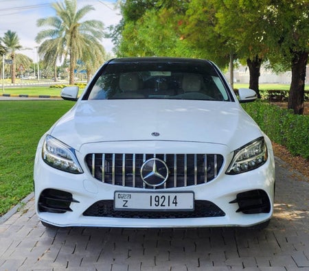 Huur Mercedes-Benz C300 2019 in Dubai