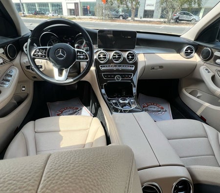 Location Mercedes Benz C300 2020 dans Dubai