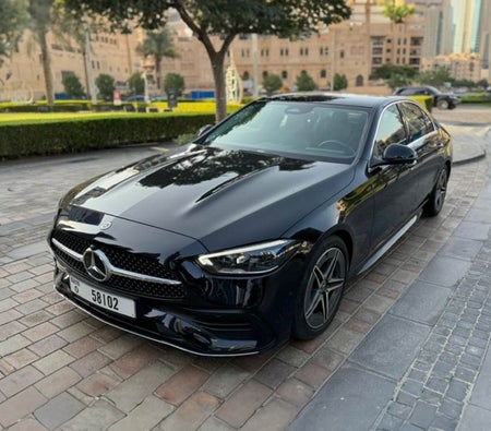 Huur Mercedes-Benz C300 2022 in Dubai