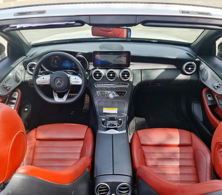 Kira Mercedes Benz C300 Cabrio 2020 içinde Dubai