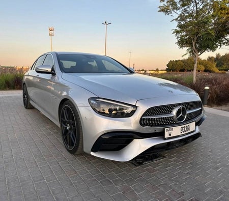 Huur Mercedes-Benz E200 2018 in Dubai