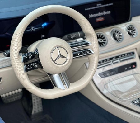 Alquilar Mercedes Benz E450 convertible 2022 en Dubai