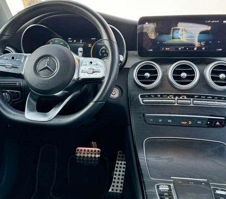 Alquilar Mercedes Benz GLC 300 2021 en Dubai