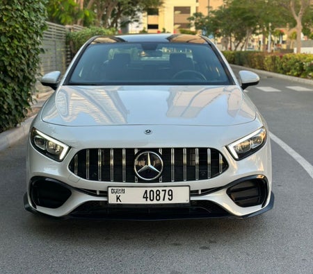 Huur Mercedes-Benz A220 2020 in Dubai