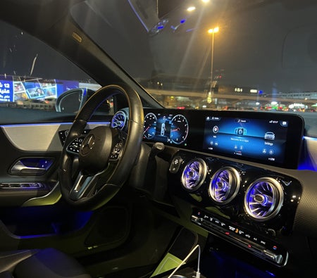 Huur Mercedes-Benz A220 2021 in Dubai