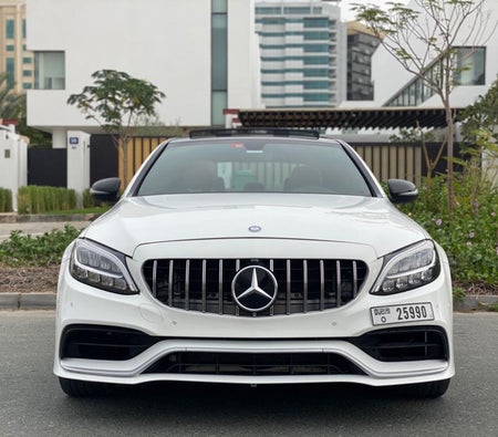 Location Mercedes Benz AMG C43 2019 dans Dubai