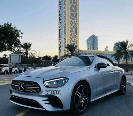 Alquilar Mercedes Benz AMG E53 Cabrio 2021 en Dubai