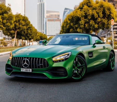 Alquilar Mercedes Benz AMG GT Convertible 2022 en Dubai