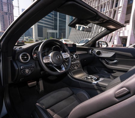 Alquilar Mercedes Benz C200 Convertible 2022 en Dubai