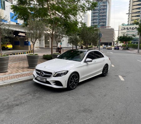 Location Mercedes Benz C200 2020 dans Dubai