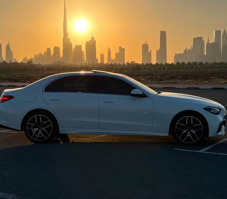 Location Mercedes Benz C200 2022 dans Dubai