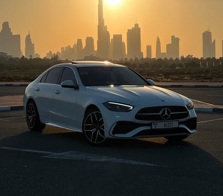Location Mercedes Benz C200 2022 dans Dubai