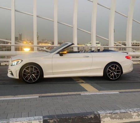Location Mercedes Benz C300 Cabriolet 2019 dans Dubai