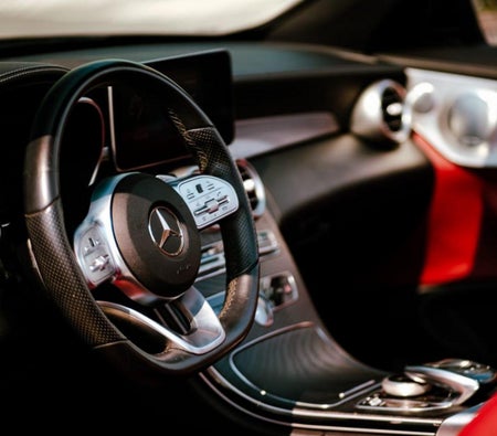 Alquilar Mercedes Benz C300 convertible 2020 en Dubai