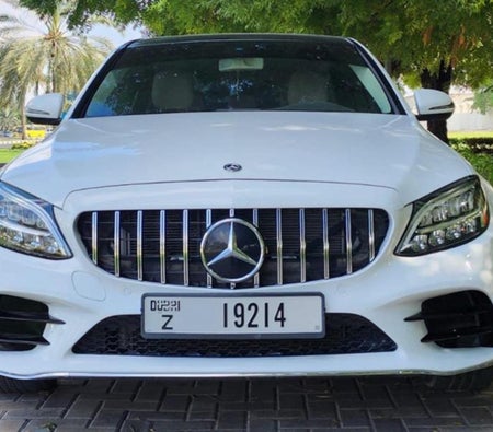 Location Mercedes Benz C300 2019 dans Dubai