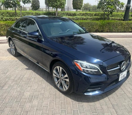 Location Mercedes Benz C300 Coupé 2020 dans Dubai
