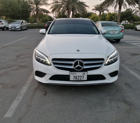 Miete Mercedes Benz C300 2021 in Dubai