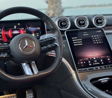 Alquilar Mercedes Benz C300 2022 en Dubai