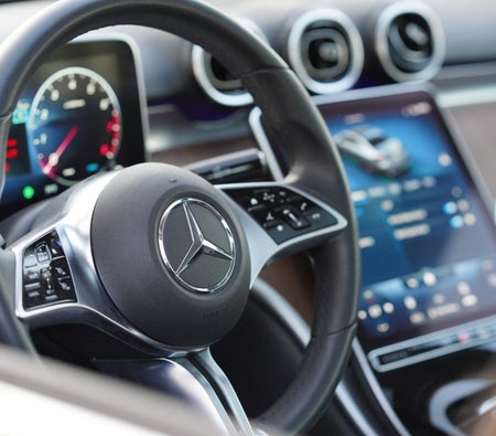 Kira Mercedes Benz C300 2023 içinde Dubai