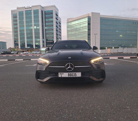 Huur Mercedes-Benz C300 2023 in Dubai