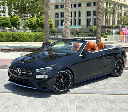 Alquilar Mercedes Benz E200 Cabrio 2021 en Dubai