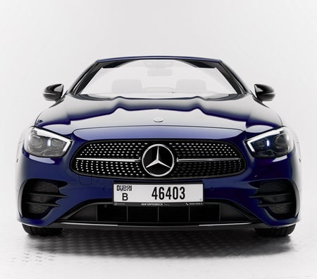 Affitto Mercedesbenz E300 decappottabile 2021 in Dubai