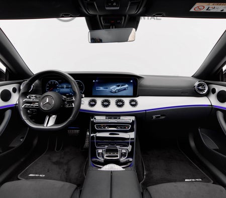Affitto Mercedesbenz E300 decappottabile 2021 in Dubai