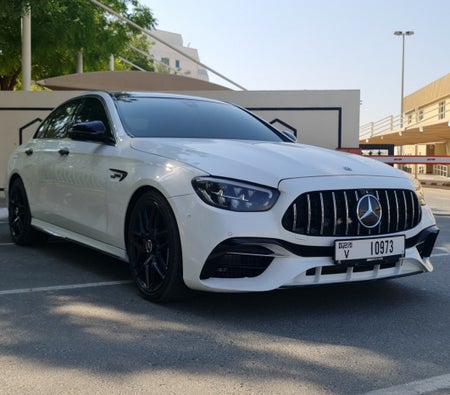 Location Mercedes Benz AMG E350 2021 dans Dubai