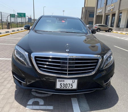 Location Mercedes Benz Coupé E400 2018 dans Dubai