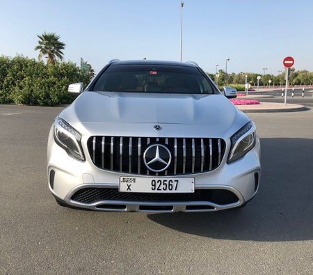 Аренда Mercedes Benz GLA 250 2019 в Дубай